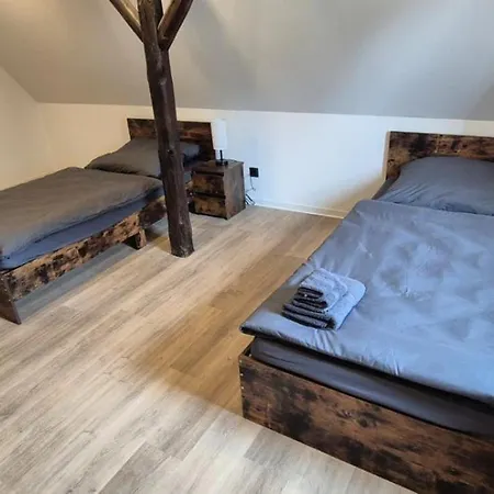 Ferien- & Monteurwohnung Pensionat Stoessen