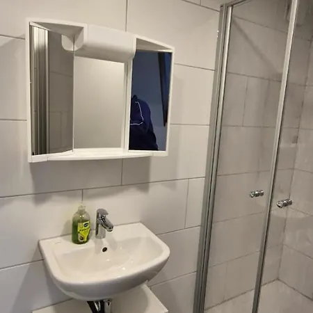 Ferien- & Monteurwohnung * Stoessen